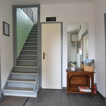 Tastefully Furnished Flat By The Sea In