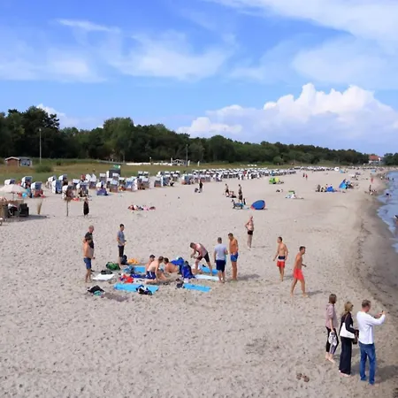 Appartement In Mit Garten *